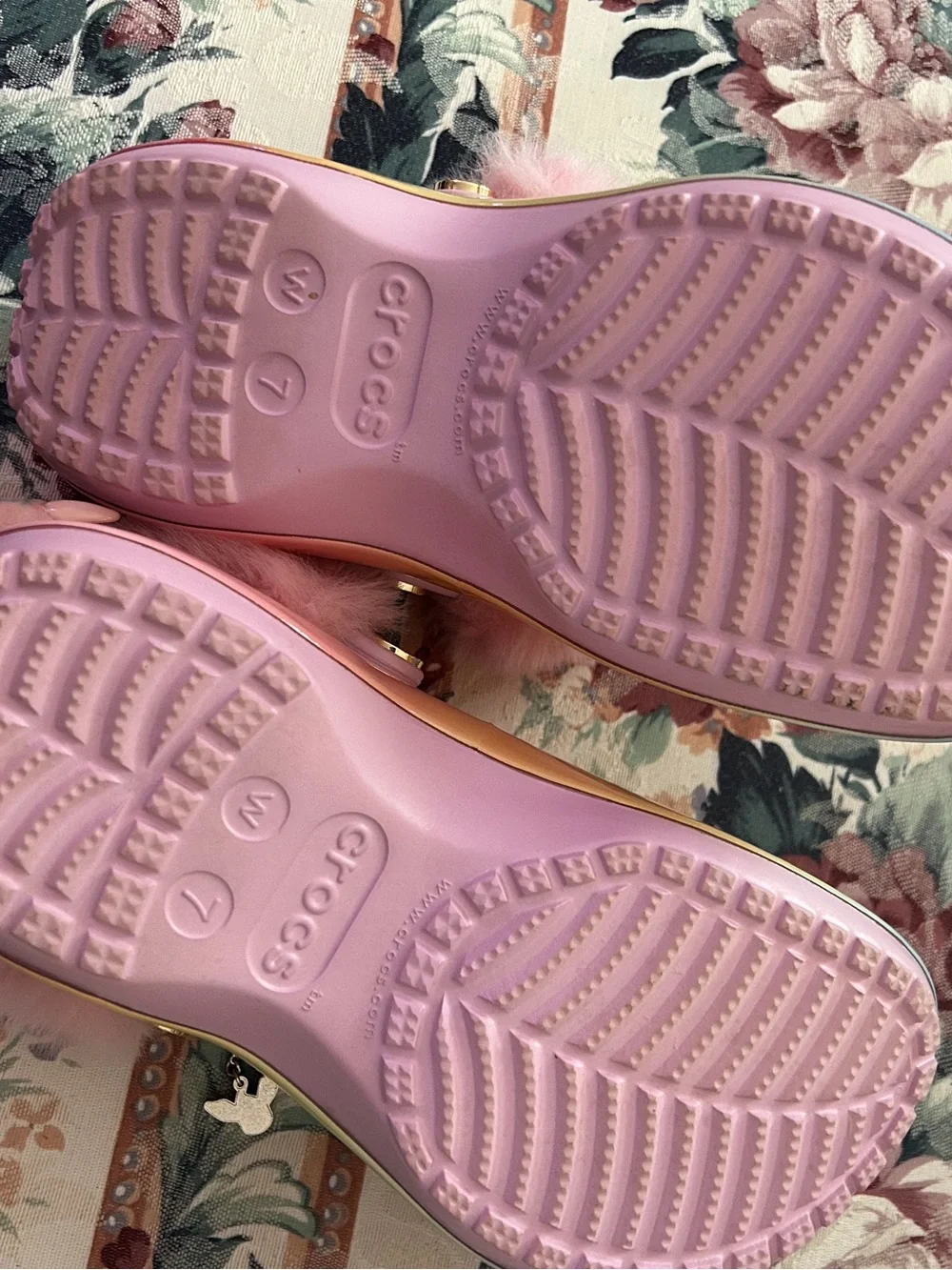 Pokémon x Crocs Eevee Fur Lined Platform Clogs Women’s 7 Kawaii Pastel - Picture 4 of 5